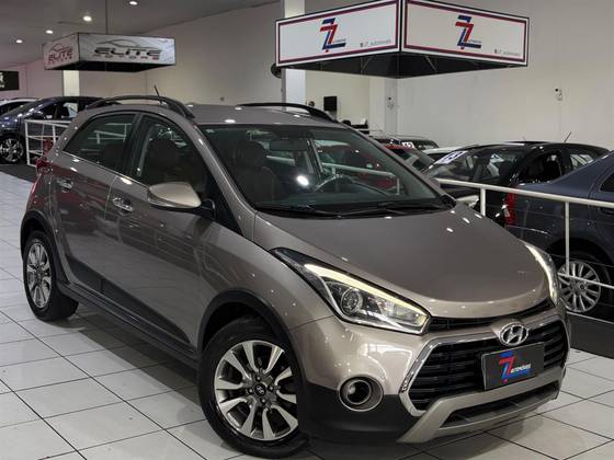 HYUNDAI HB20X 1.6 16V PREMIUM FLEX 4P AUTOMÁTICO
